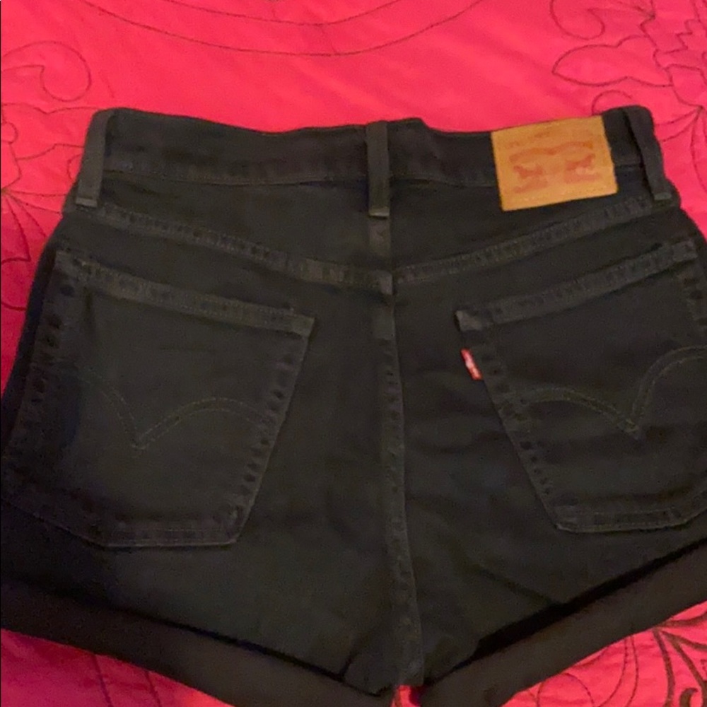 High waist black Levi’s SHORTZ